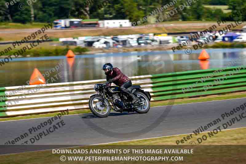 Vintage motorcycle club;eventdigitalimages;mallory park;mallory park trackday photographs;no limits trackdays;peter wileman photography;trackday digital images;trackday photos;vmcc festival 1000 bikes photographs